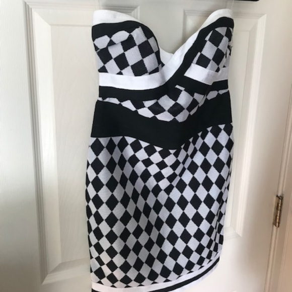 Ladies Sample Dress Spring 2020 - Picture 1 of 3